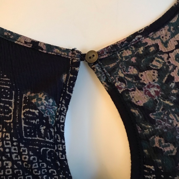 Lucky Brand top - Picture 5 of 6